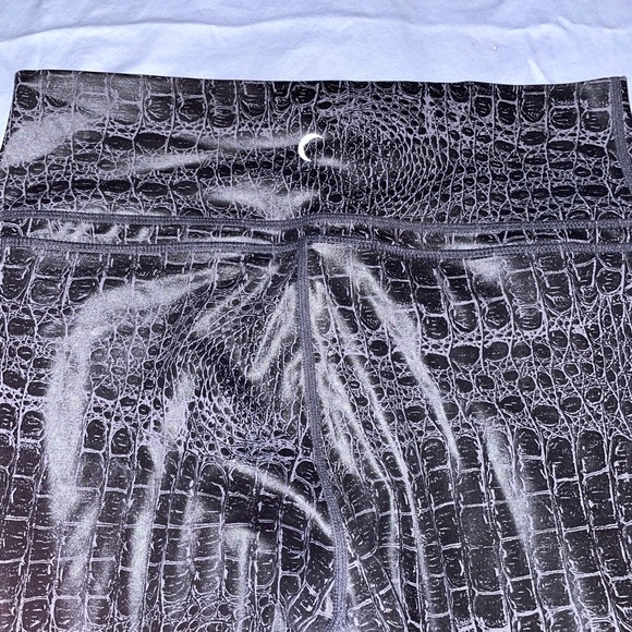 EUC Zyia Leggings size 12 High waist - Picture 3 of 3